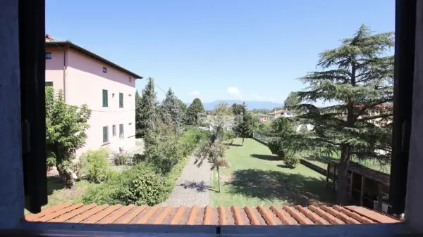 Villa via Per Vicopelago 184, Lucca