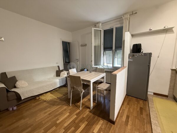 Monolocale via Sarzana 138, La Spezia