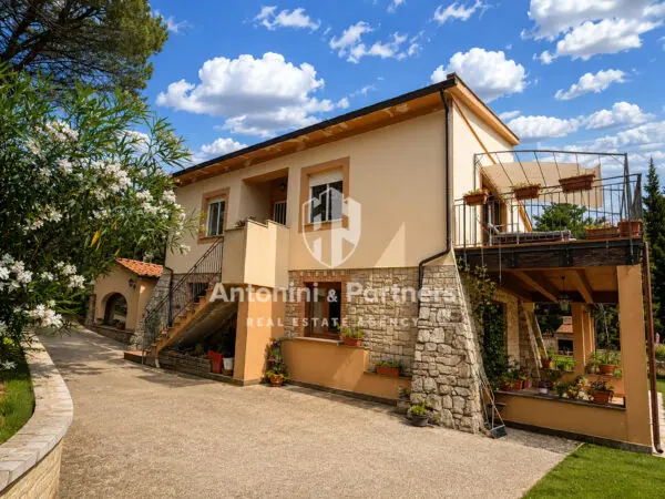 Casale via Località Canonica, Todi