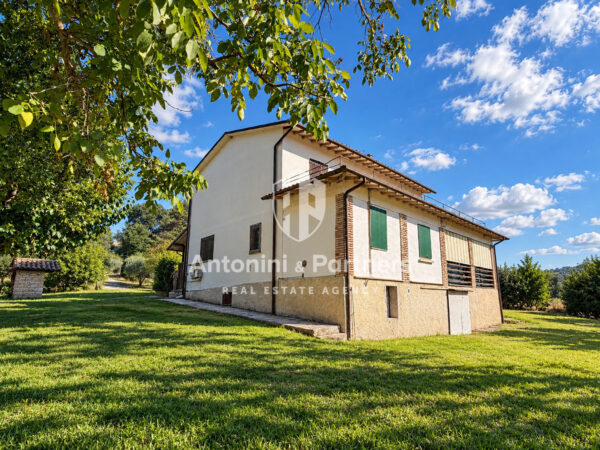 Villa via Frazione San Damiano, Todi
