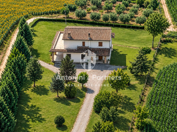 Villa via Frazione San Damiano, Todi