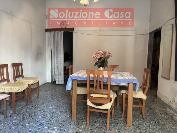 Casa Indipendente via Regina Elena, Canosa Di Puglia