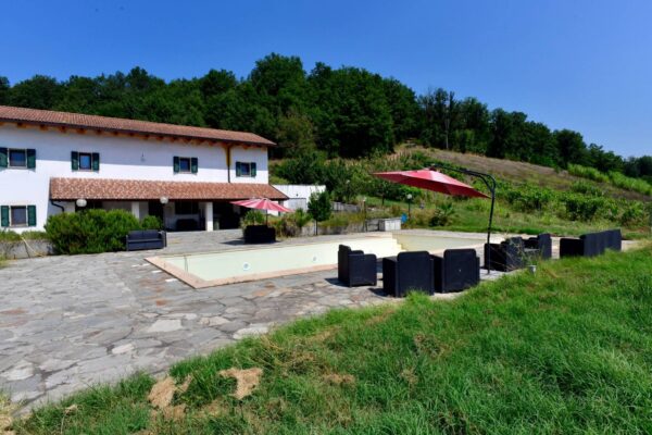 Villa via Cervino, Mombaruzzo
