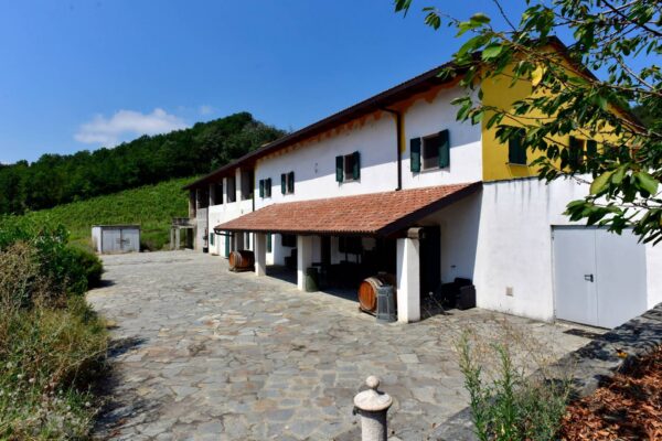 Villa via Cervino, Mombaruzzo
