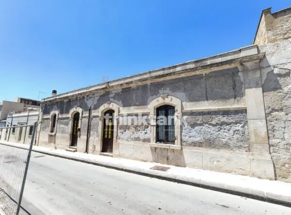 Casa Indipendente via Riviera Dionisio Il Grande, Siracusa