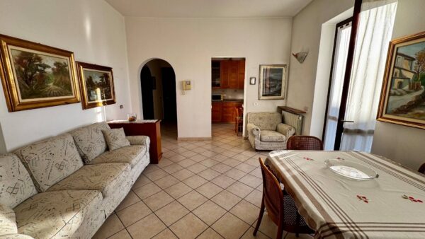 Appartamento via Einaudi 56, Venegono Superiore