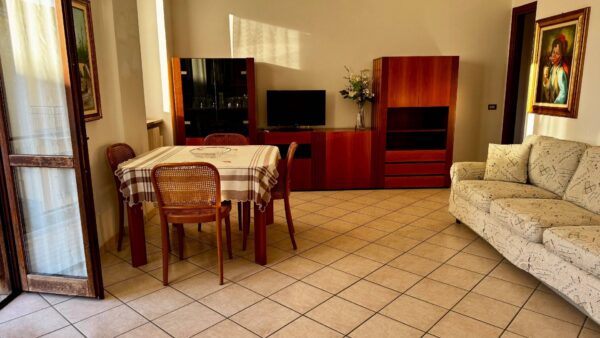 Appartamento via Einaudi 56, Venegono Superiore