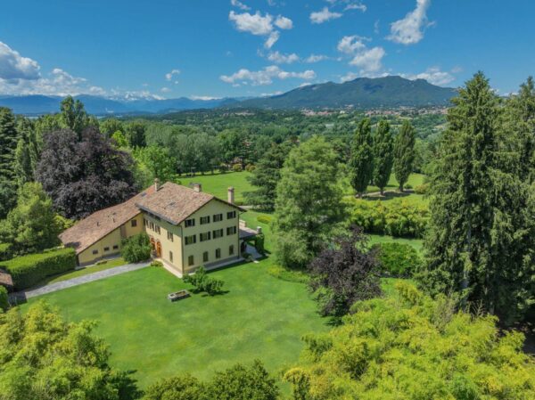 Villa via Torquato Tasso, Varese