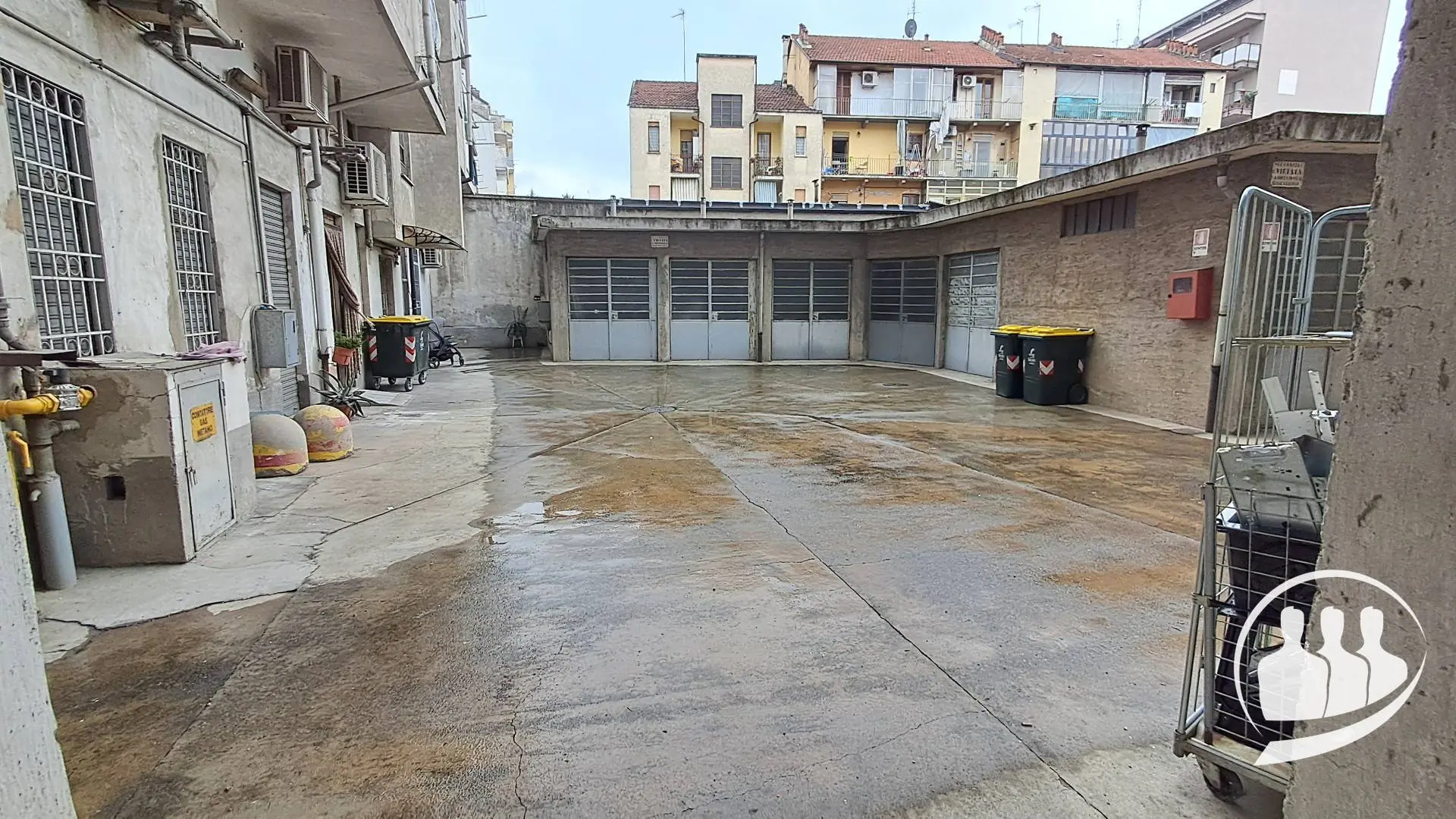 Immagine per Locale Commerciale in vendita a Torino Via Rondissone 1