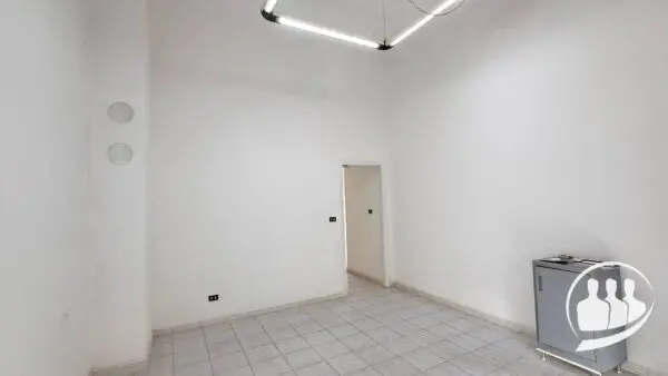 Immagine per Locale Commerciale in vendita a Torino Via Rondissone 1