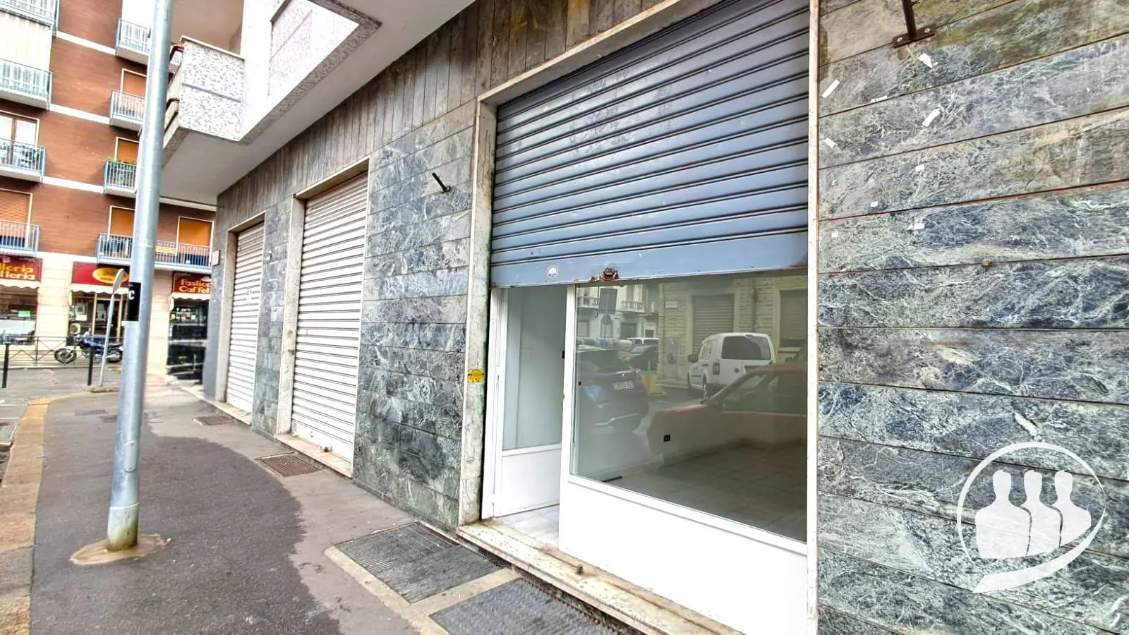 Immagine per Locale Commerciale in vendita a Torino Via Rondissone 1
