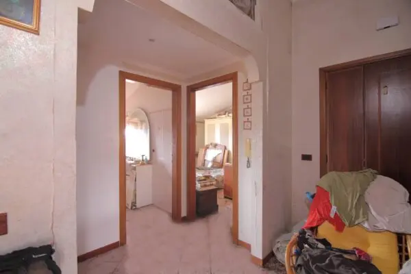 Appartamento via Luigi Biondi 8, Roma