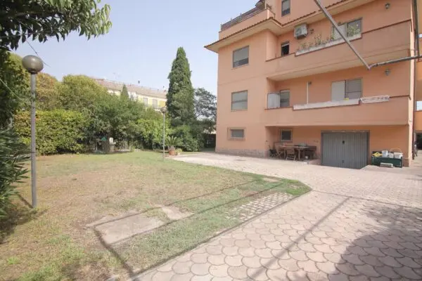 Immagine per Appartamento in vendita a Roma Via Luigi Biondi 8