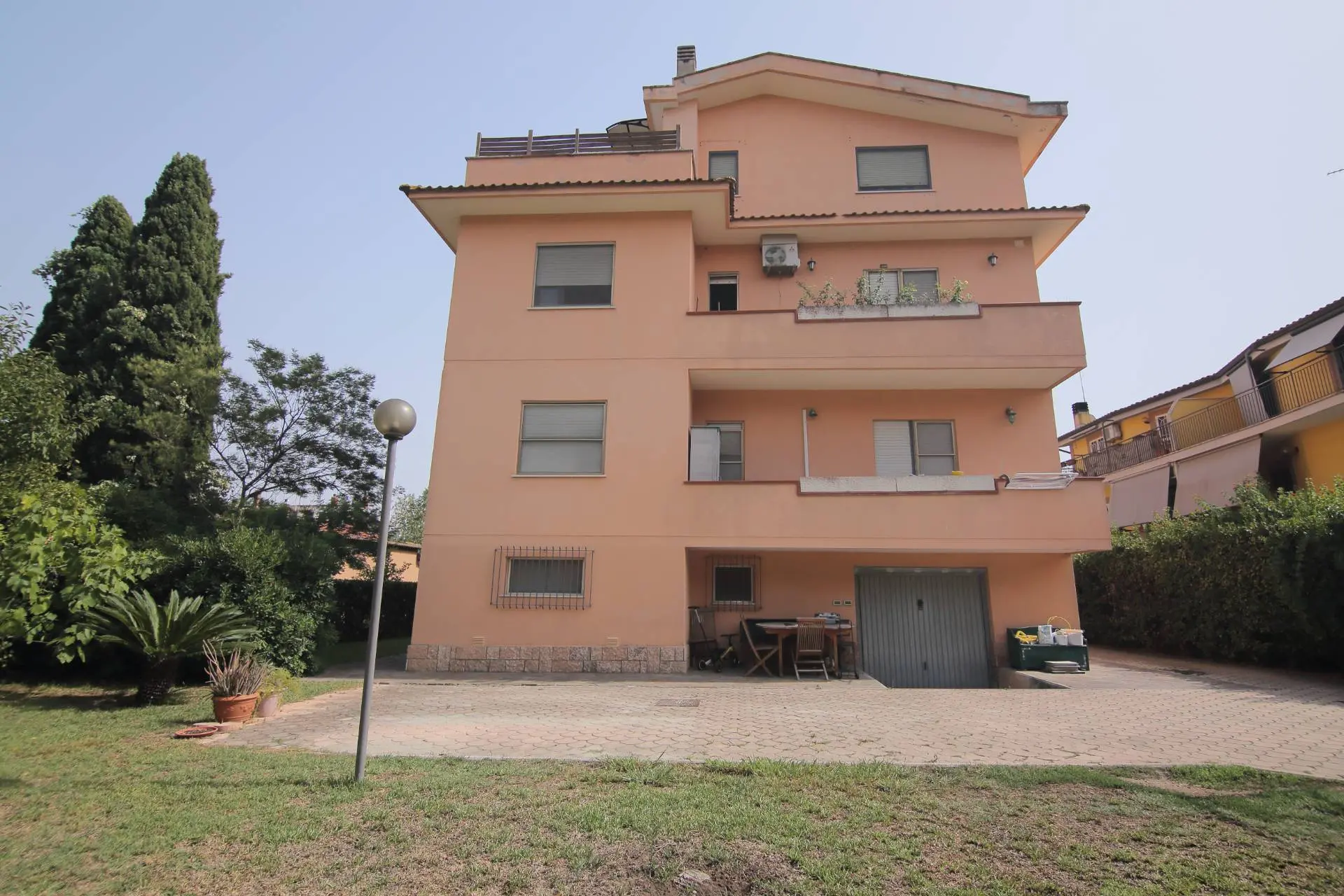 Appartamento via Luigi Biondi 8, Roma