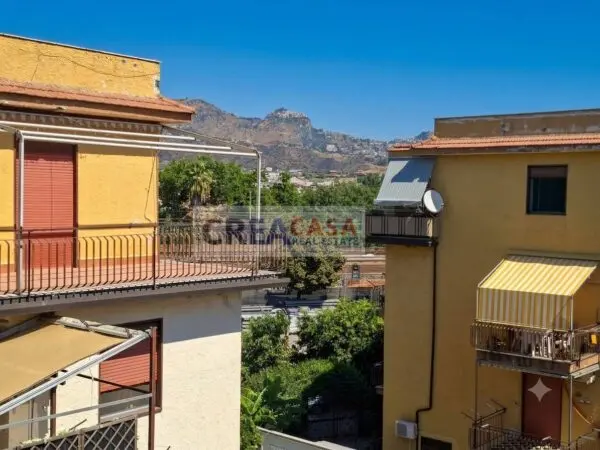 Appartamento via Porticato, Giardini-Naxos