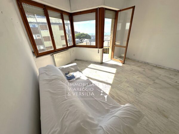Appartamento via Buonarroti 130, Viareggio