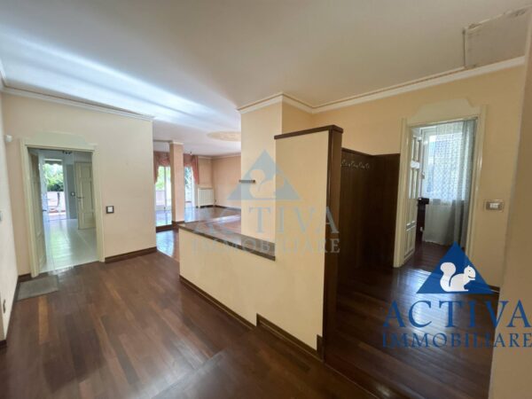 Villa via Alcide De Gasperi 27, Olgiate Olona