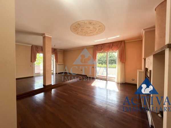 Villa via Alcide De Gasperi 27, Olgiate Olona