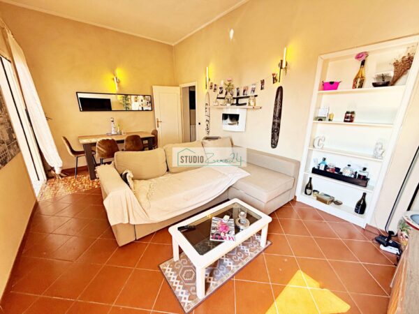 Appartamento via Guicciardi, Seravezza