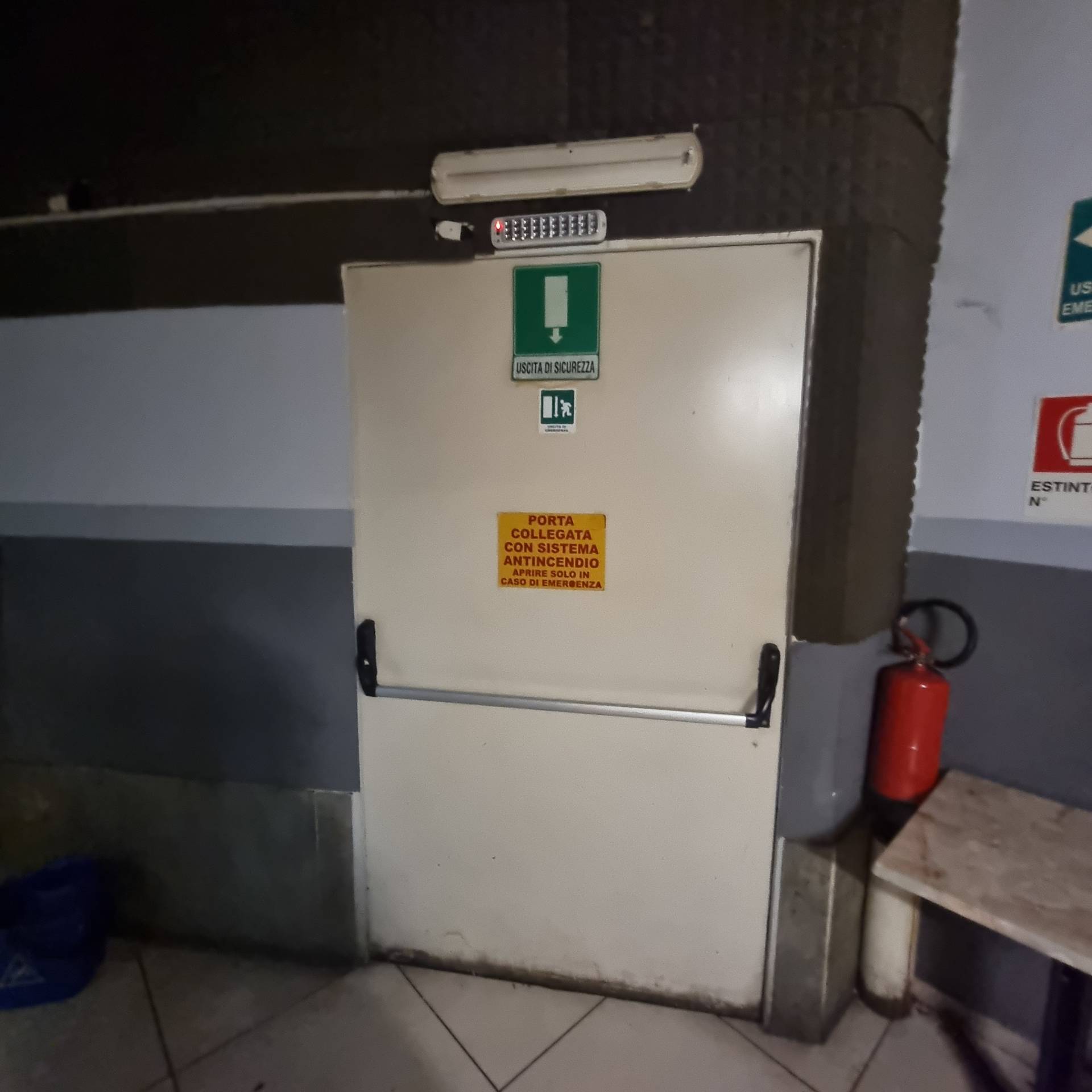 Immagine per Negozio in vendita a Torino Via Desana 7