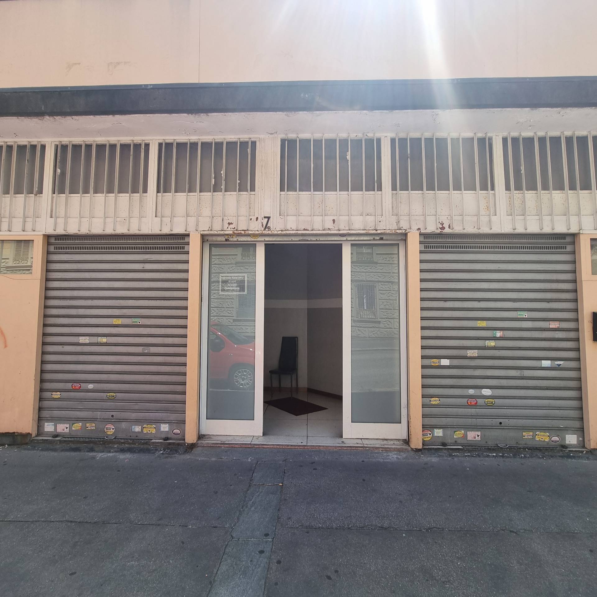 Immagine per Locale Commerciale in vendita a Torino Via Desana 7