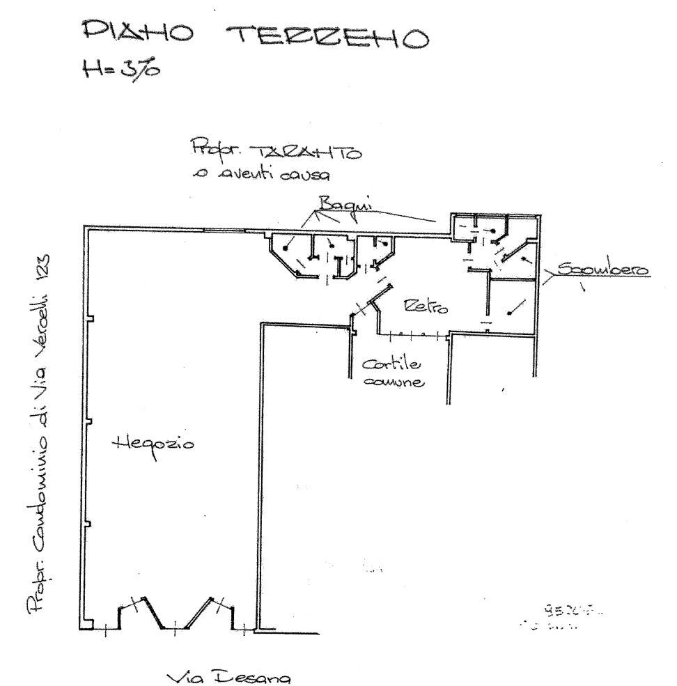 Immagine per Locale Commerciale in vendita a Torino Via Desana 7