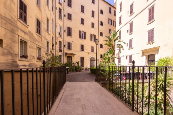 Appartamento via Goffredo Mameli 40, Roma