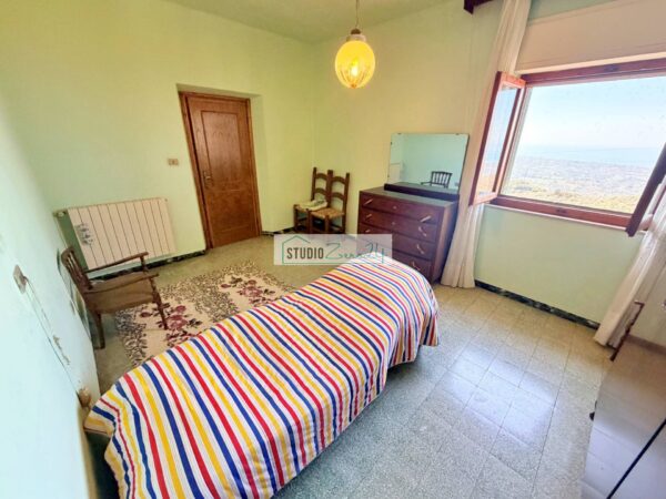 Casa Semindipendente via, Pietrasanta
