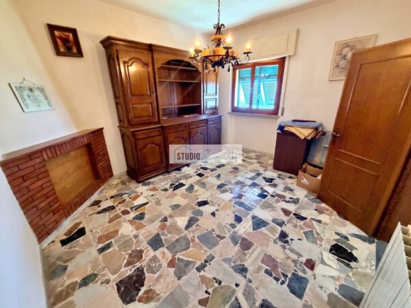 Casa Semindipendente via, Pietrasanta