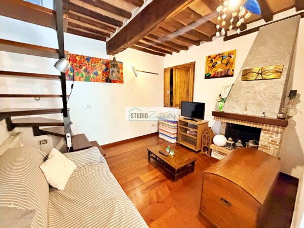 Casa Semindipendente via Borgo Biagi, Pietrasanta