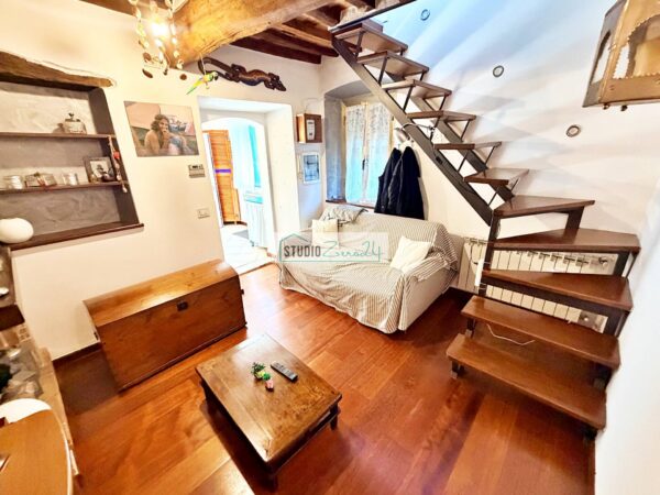 Casa Semindipendente via Borgo Biagi, Pietrasanta