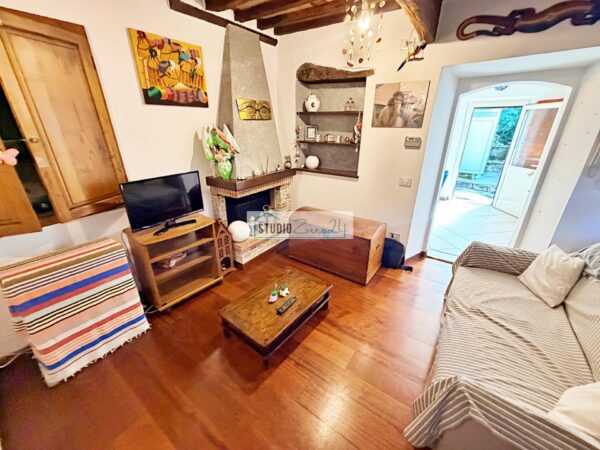 Casa Semindipendente via Borgo Biagi, Pietrasanta