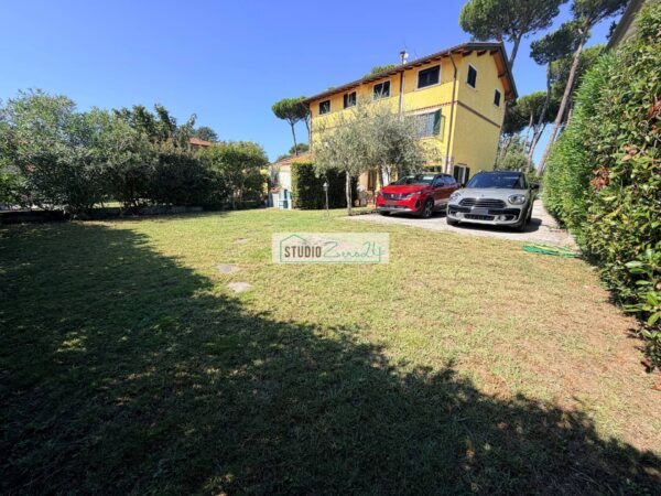 Casa Semindipendente via Quarto, Pietrasanta