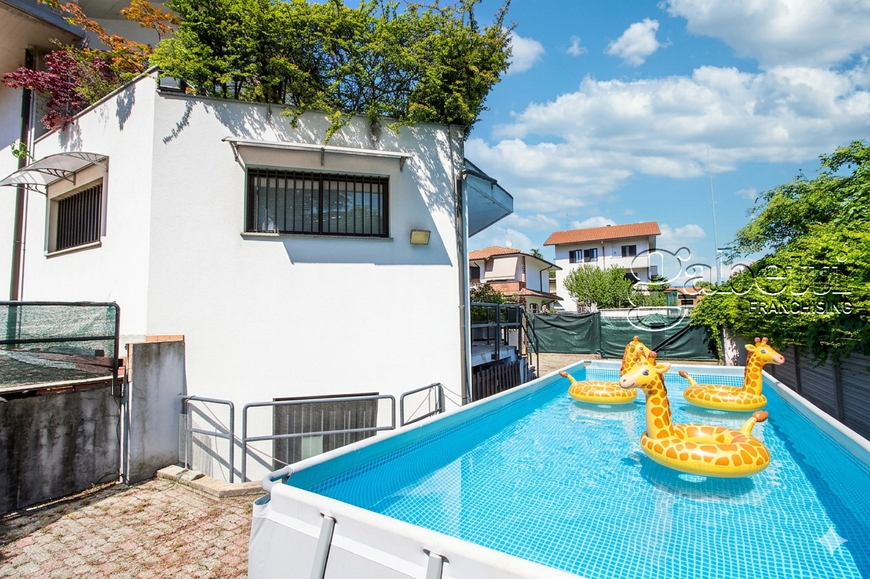 Immagine per Villa in vendita a Parabiago via Gian Battista Vico