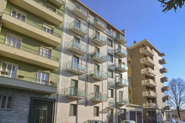 Quadrilocale via Trecate 15, Torino