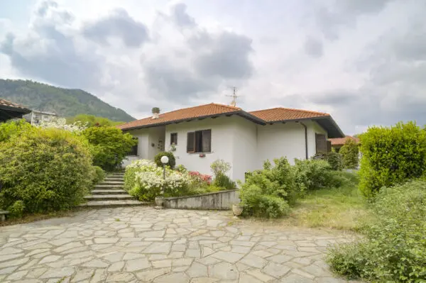 Villa via Loreto 86, Lanzo Torinese