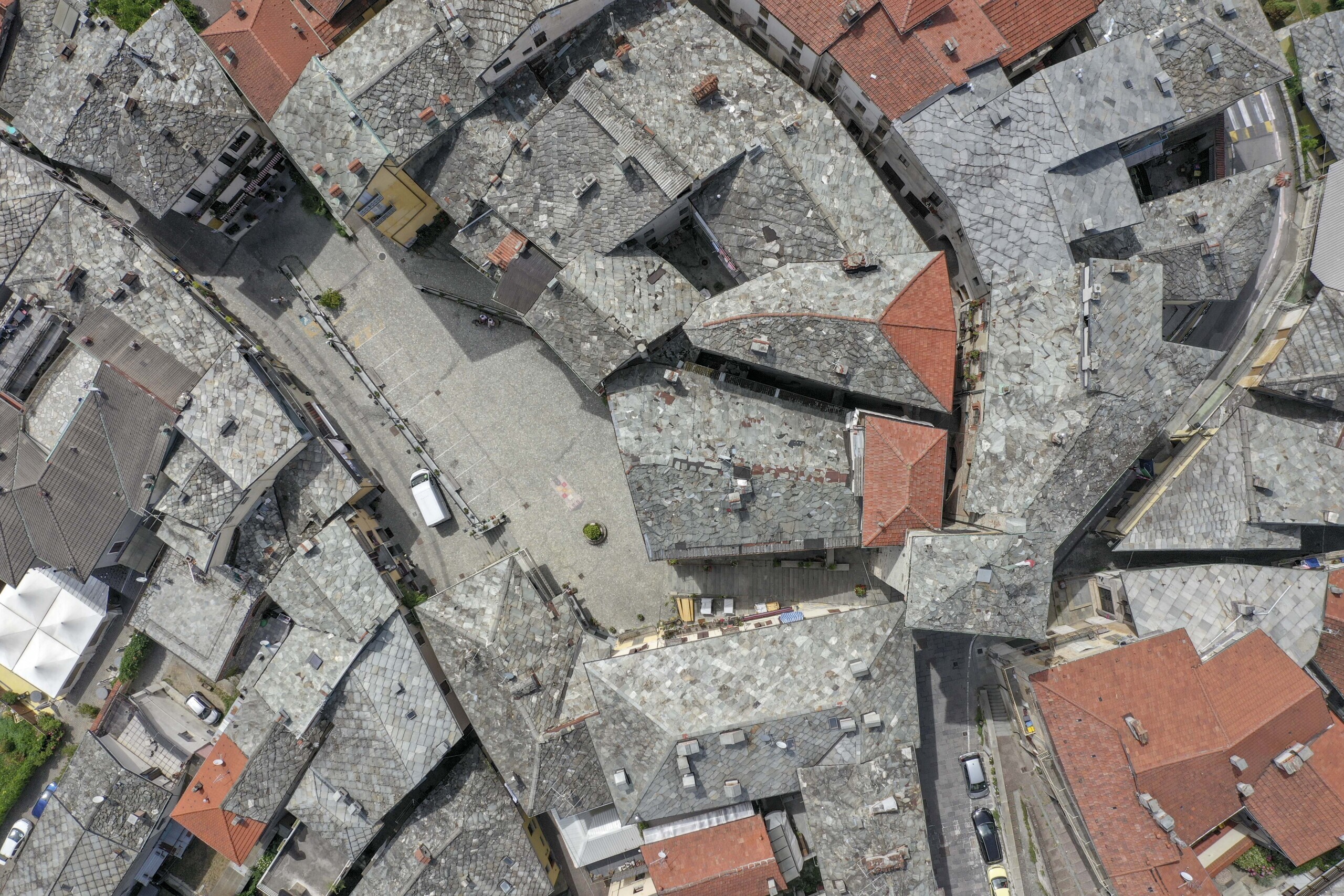 Immagine per Palazzo - Stabile in vendita a Lanzo Torinese piazza Gallenga 12