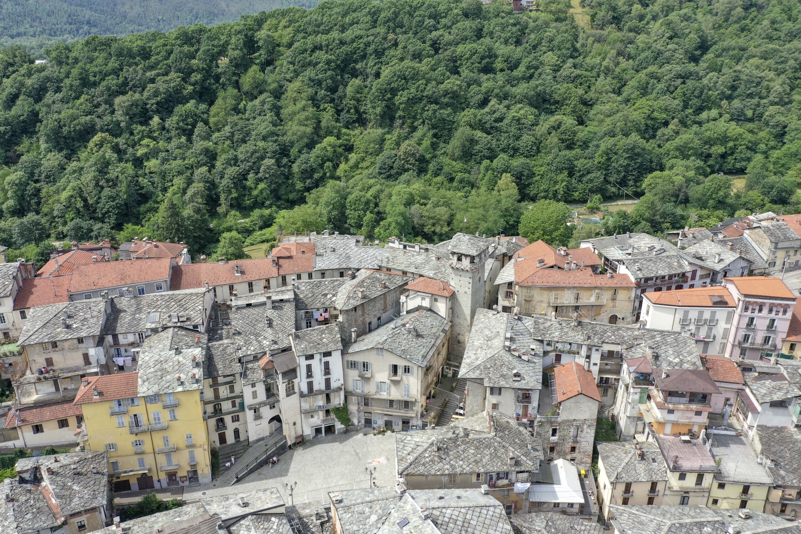 Immagine per Palazzo - Stabile in vendita a Lanzo Torinese piazza Gallenga 12