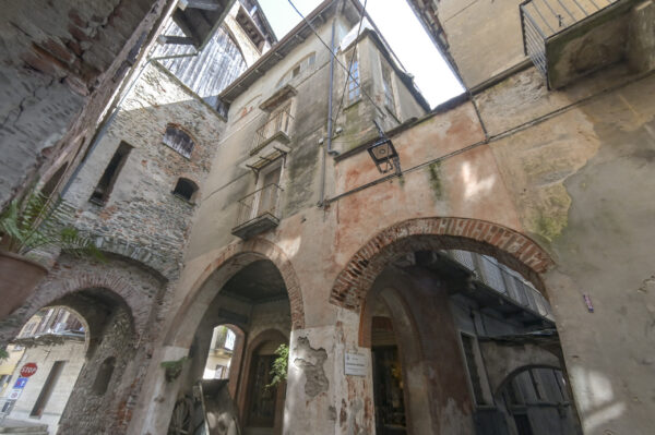 Palazzo - Stabile piazza Gallenga 12, Lanzo Torinese