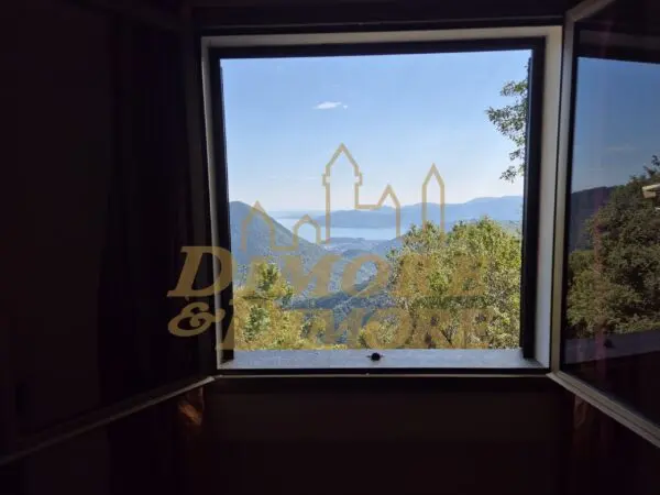 Villa via Per Cambiesso, Intragna