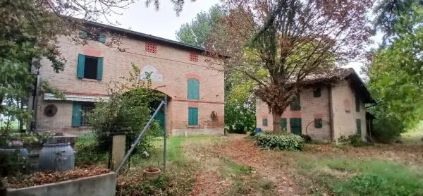 Casale via Goito 150, Portile, Modena
