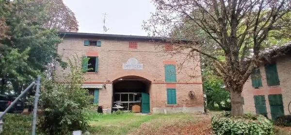 Casale via Goito 150, Portile, Modena