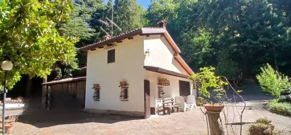 Villa Trifamiliare via Grottone 849, Guiglia