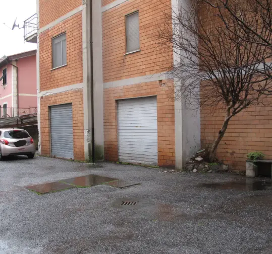 Magazzino via Fratelli Canepa 48b, Serra Riccò