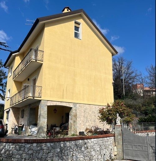 Villa via Valleregia 29, Serra Riccò