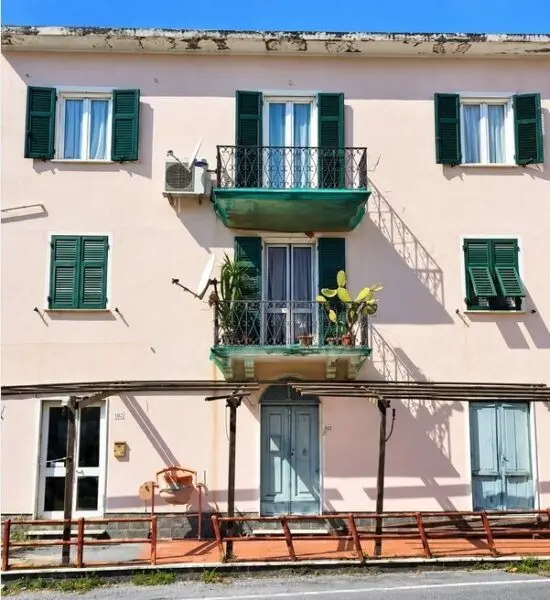 Trilocale via Fratelli Canepa 102/1, Serra Riccò
