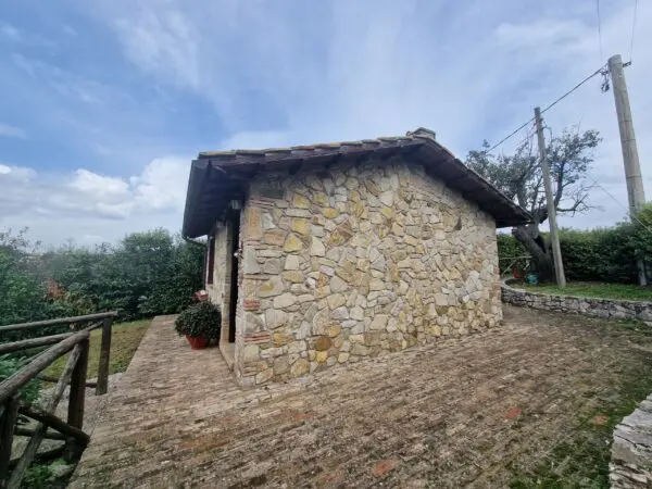 Villa strada Del Fondo, Amelia
