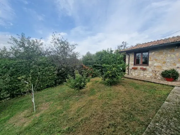 Villa strada Del Fondo, Amelia