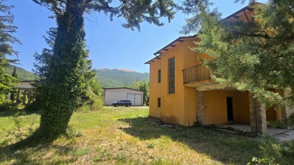 Villa via Vocabolo Colle 82, Nocera Umbra