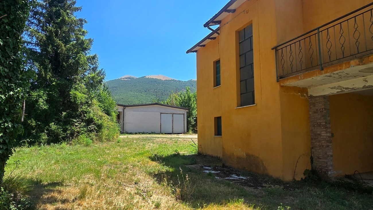 Immagine per Villa in vendita a Nocera Umbra via Vocabolo Colle 82